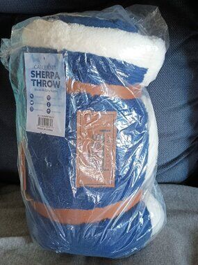 NEW Bliss Bedding Reversible Cable Knit Sherpa Throw Navy/White 50 X 60"